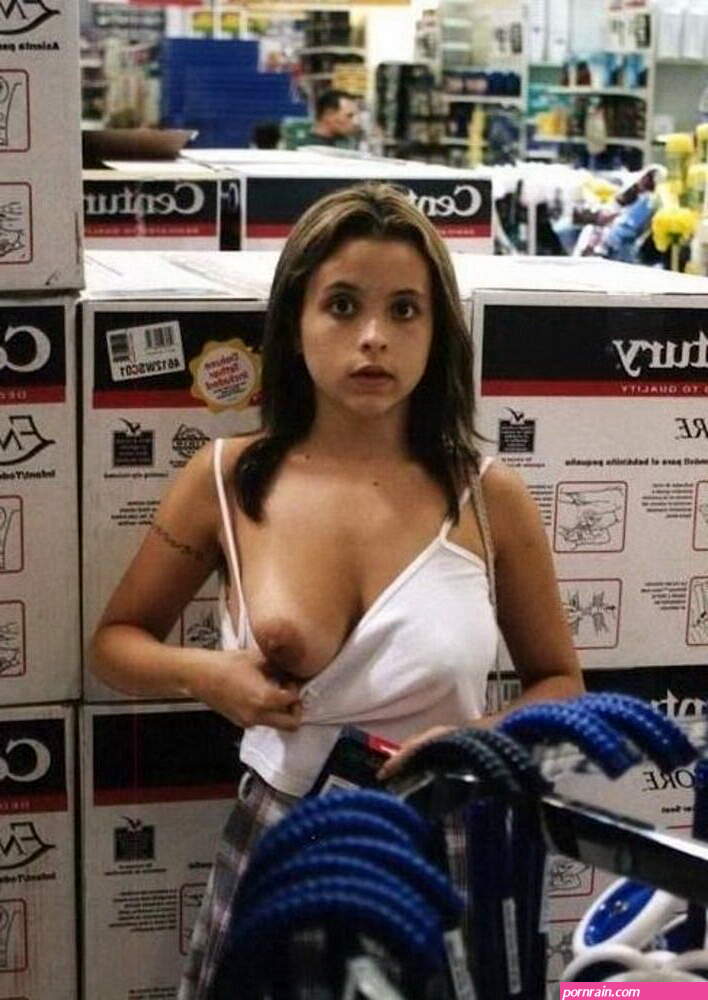 flash boob