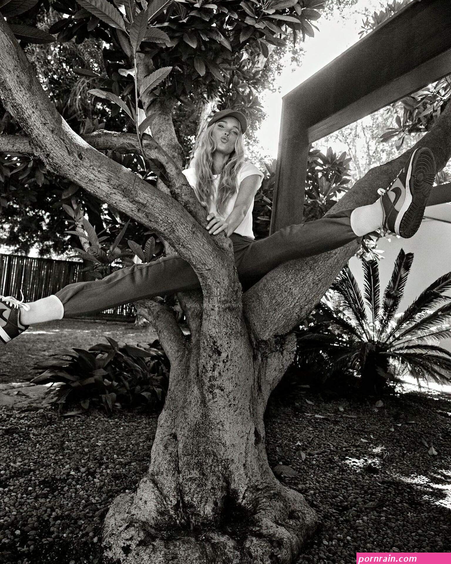 elsa hosk sexy topless vogue