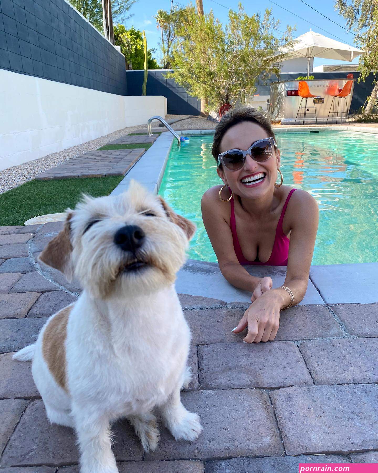 giada de laurentiis relaxes with shane farley on the beach in miami