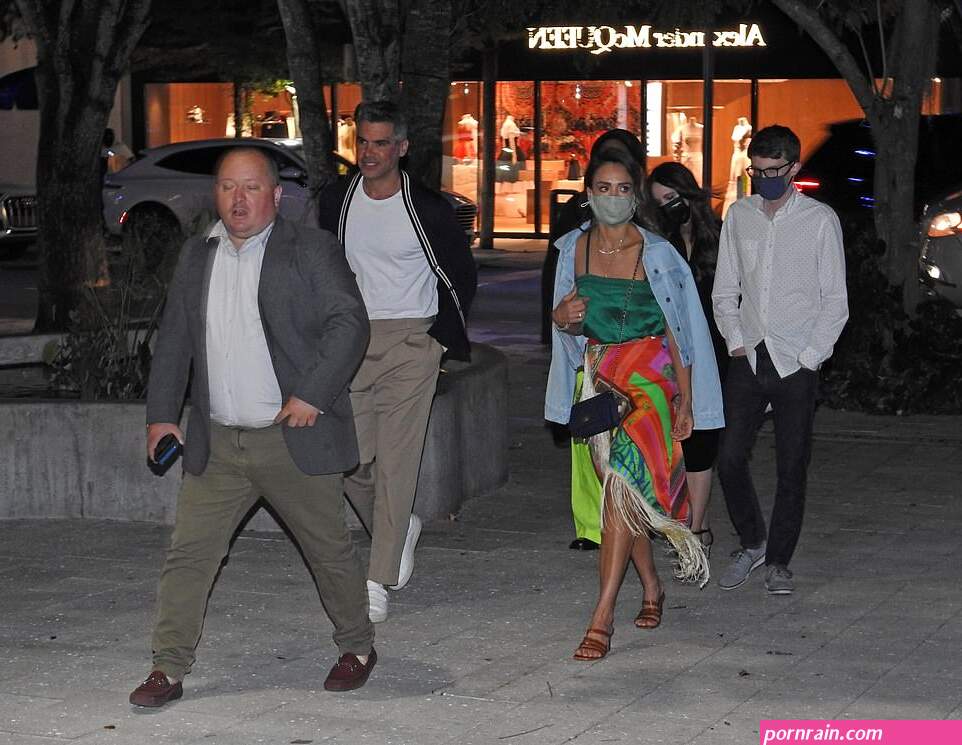 jessica alba soaks up the sun in miami with her husband cash warren
