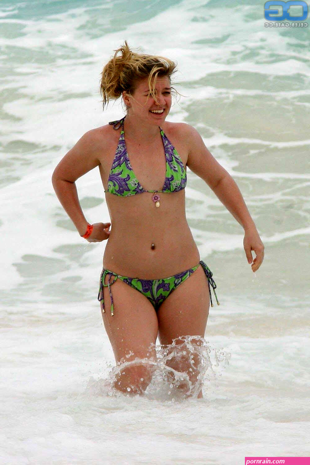 kelly clarkson tits