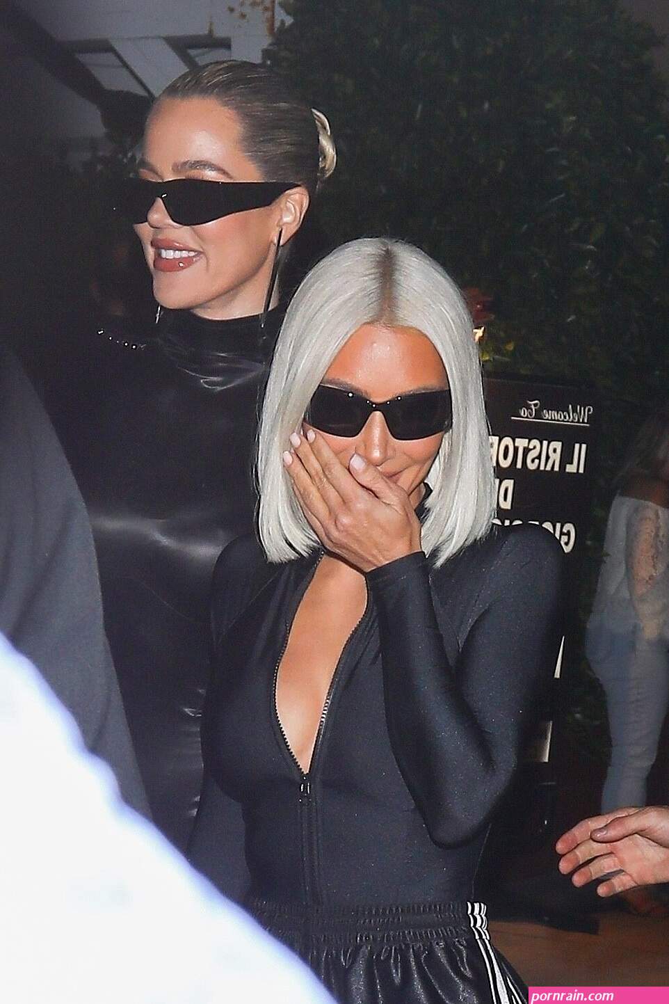 kim kardashian khloe kardashian had all eyes on them as they strutted into craigs