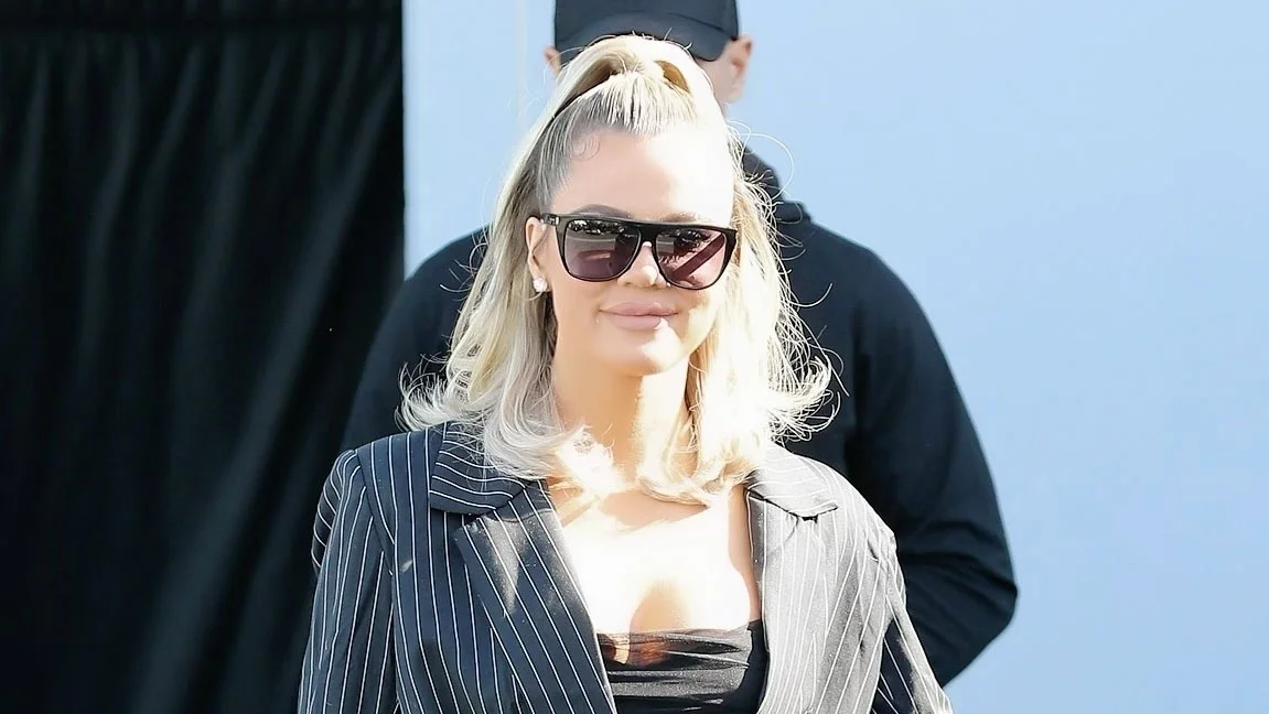kim kardashian khloe kardashian had all eyes on them as they strutted into craigs