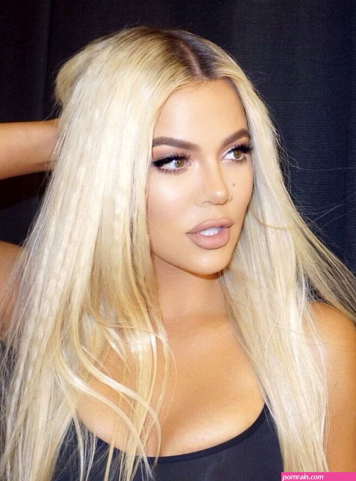 kim kardashian khloe kardashian had all eyes on them as they strutted into craigs