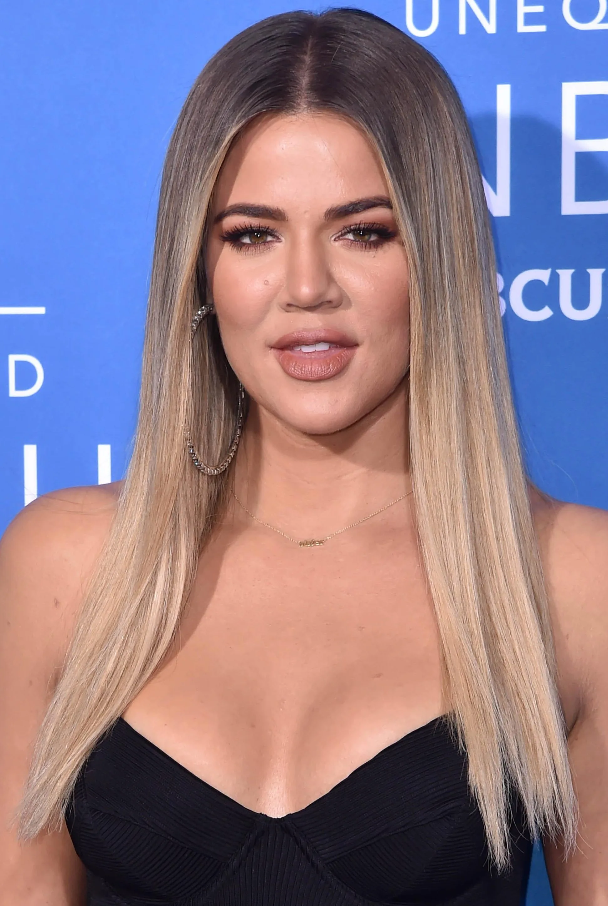 kim kardashian khloe kardashian had all eyes on them as they strutted into craigs