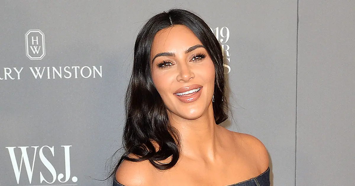 kim kardashian khloe kardashian had all eyes on them as they strutted into craigs
