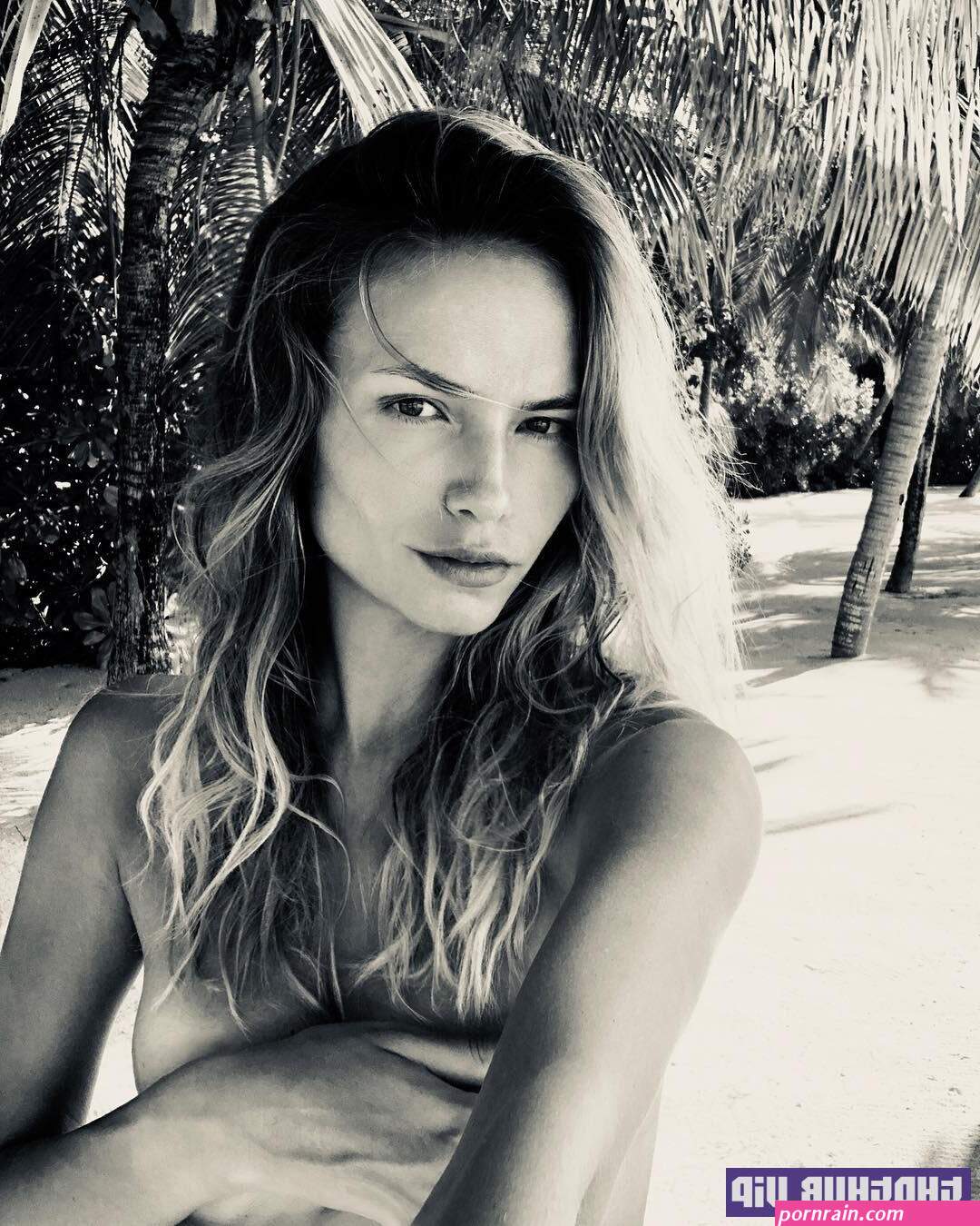 natasha poly nude sexy
