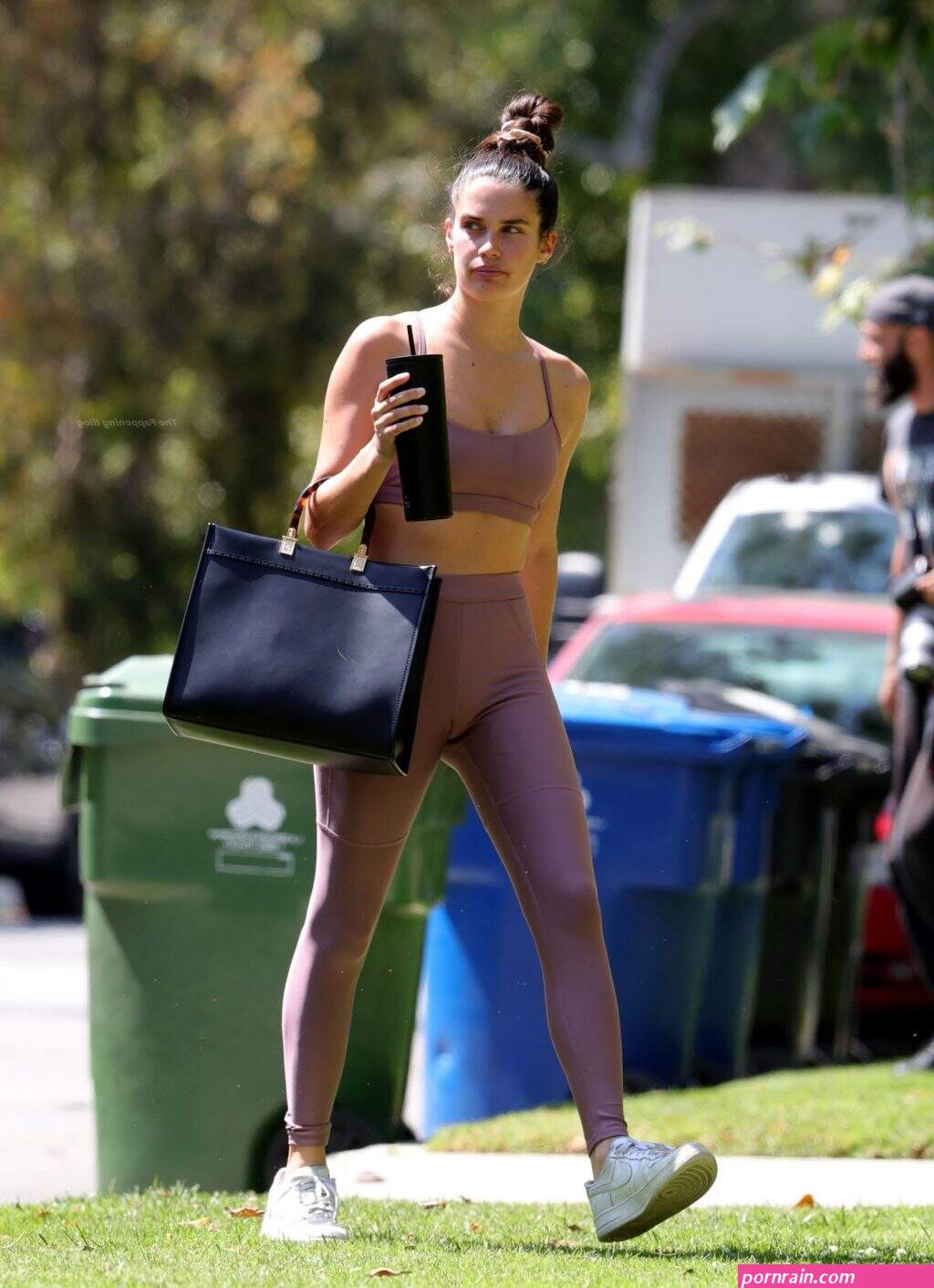sara sampaio shows off her toned physique attending a pilates class