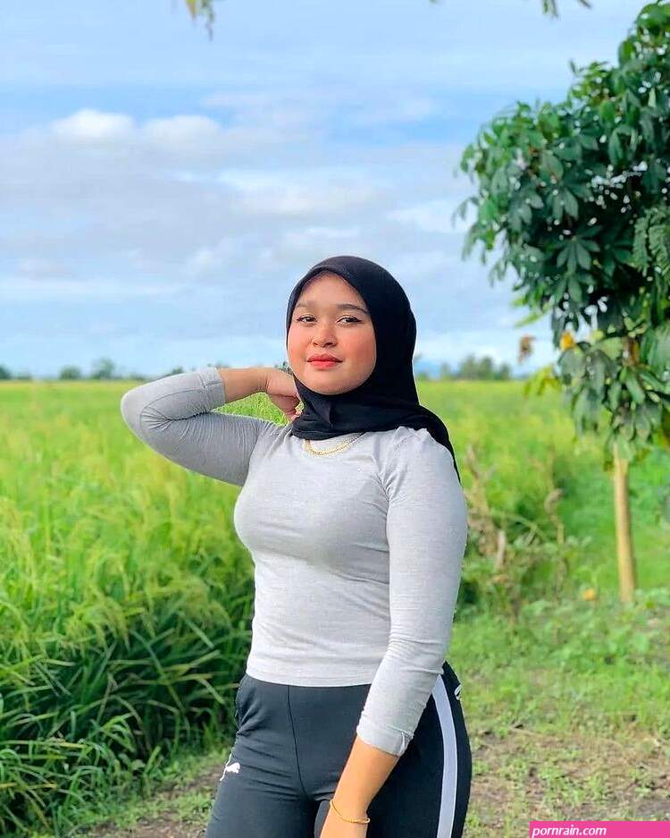 hijab semok becek