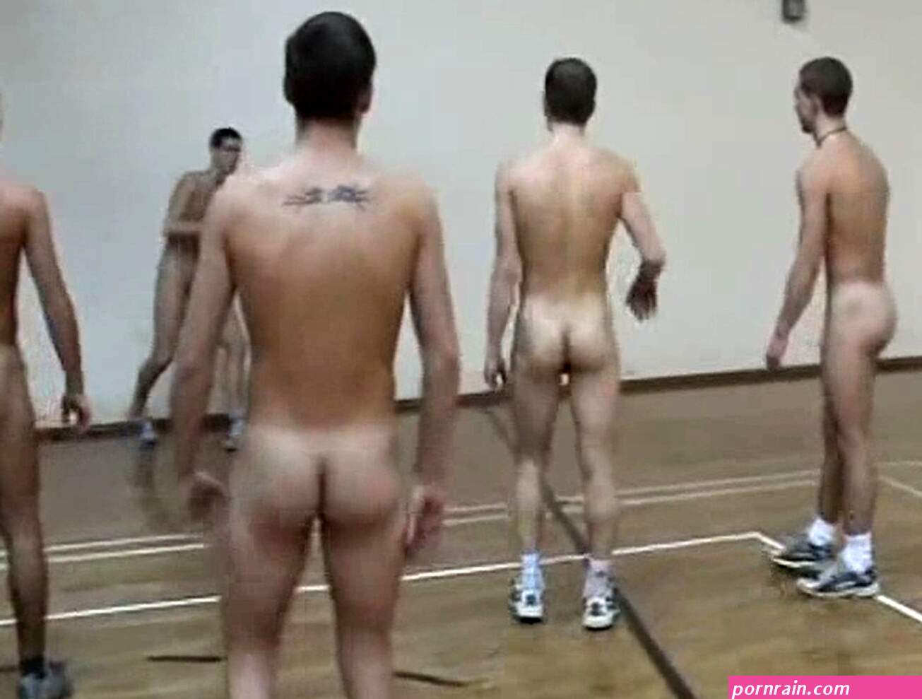 nude nut crack
