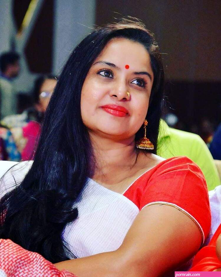 yector pragthi nude boob image