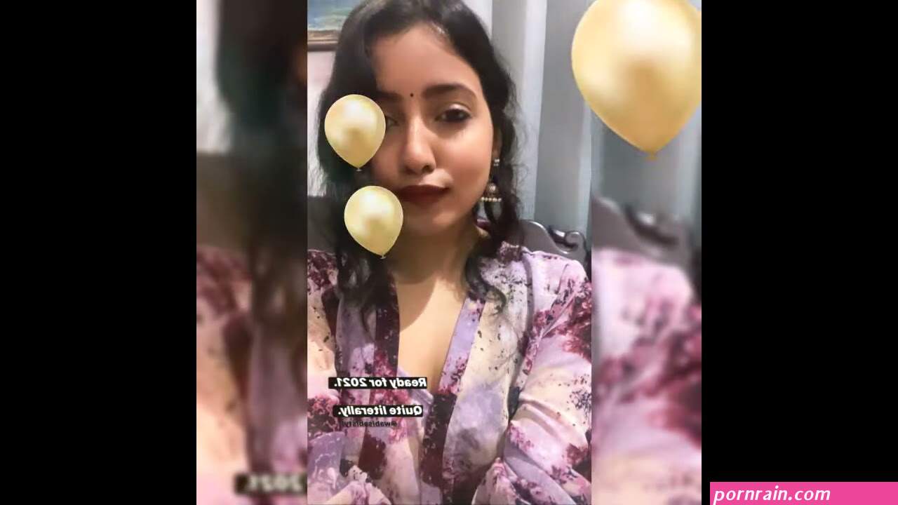 yector pragthi nude boob image