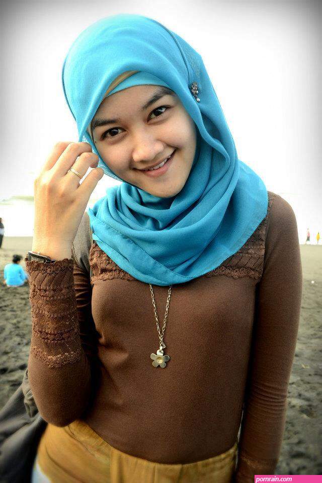 jilbab montok bahenol