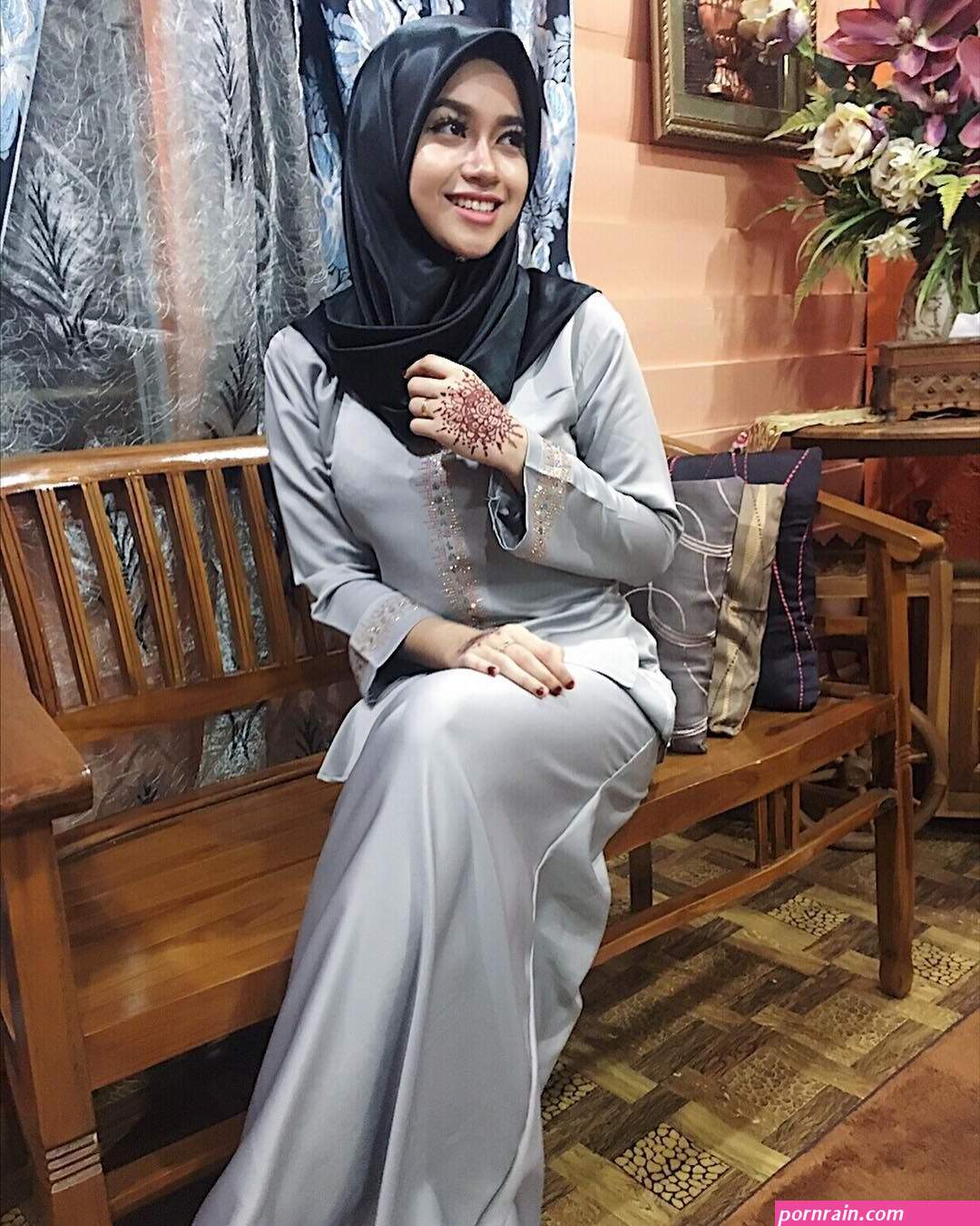 jilbab montok bahenol