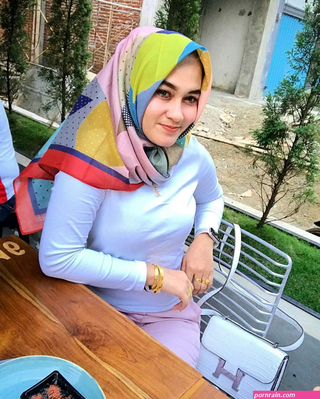 jilbab montok bahenol