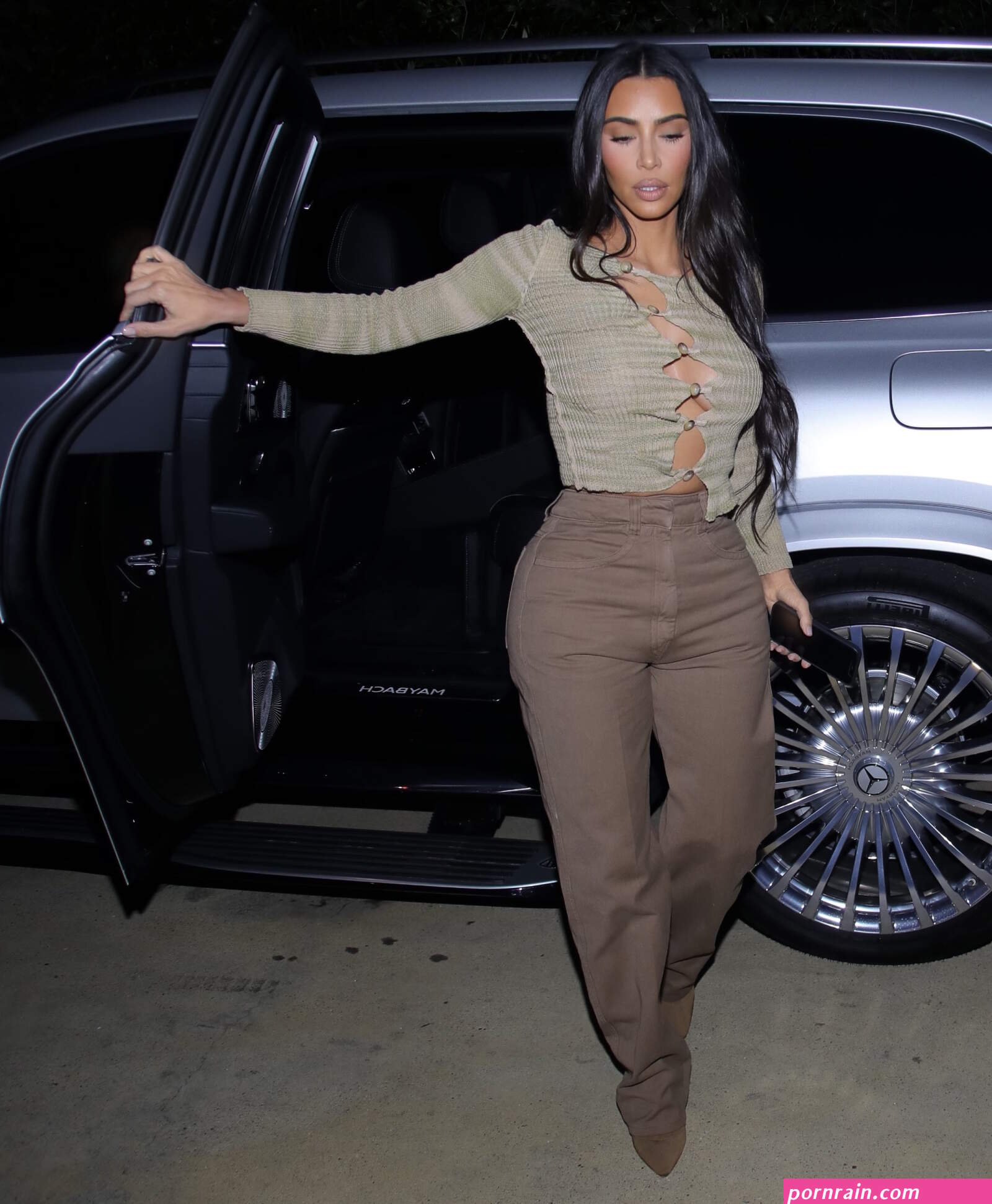 kim kardashian without bra