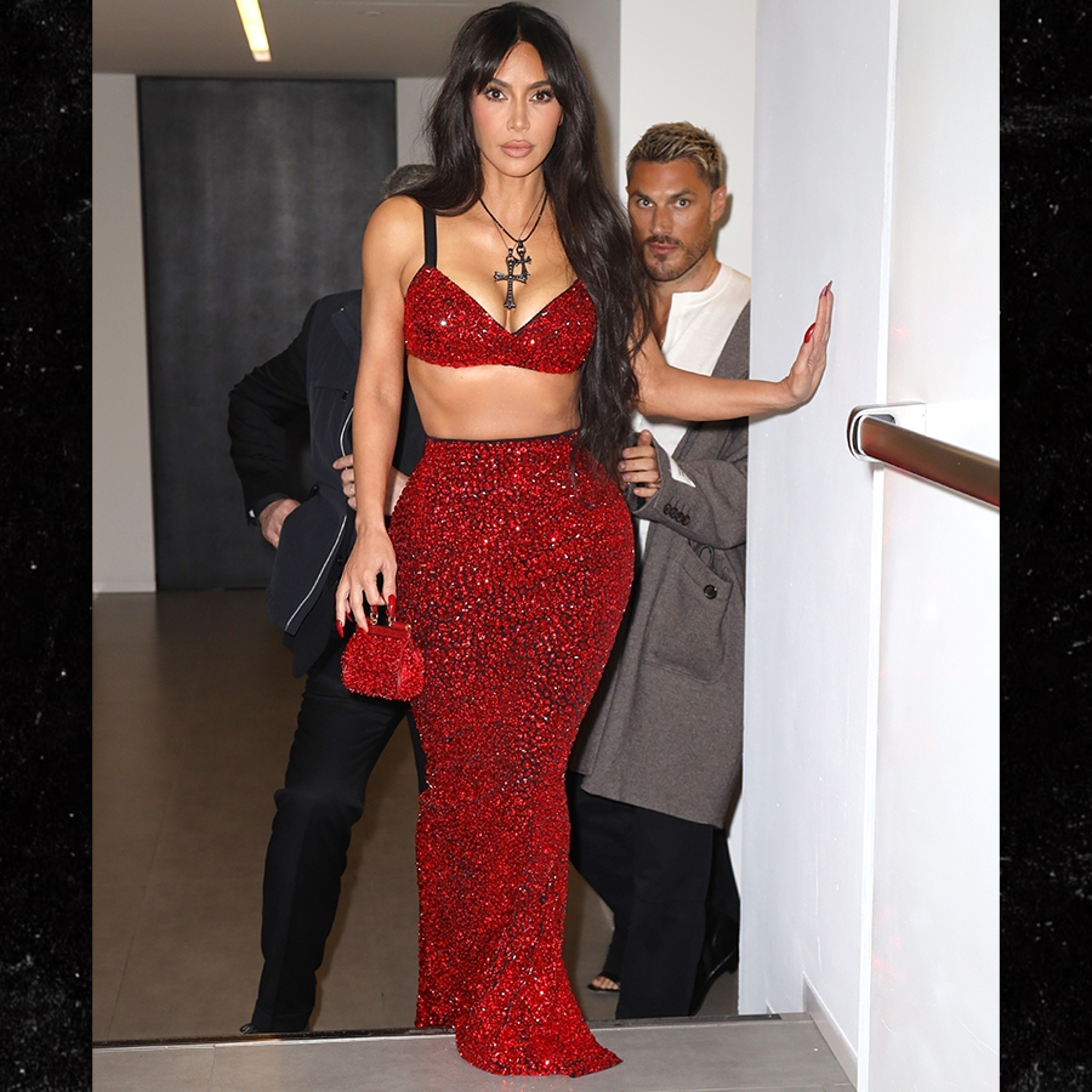 kim kardashian without bra