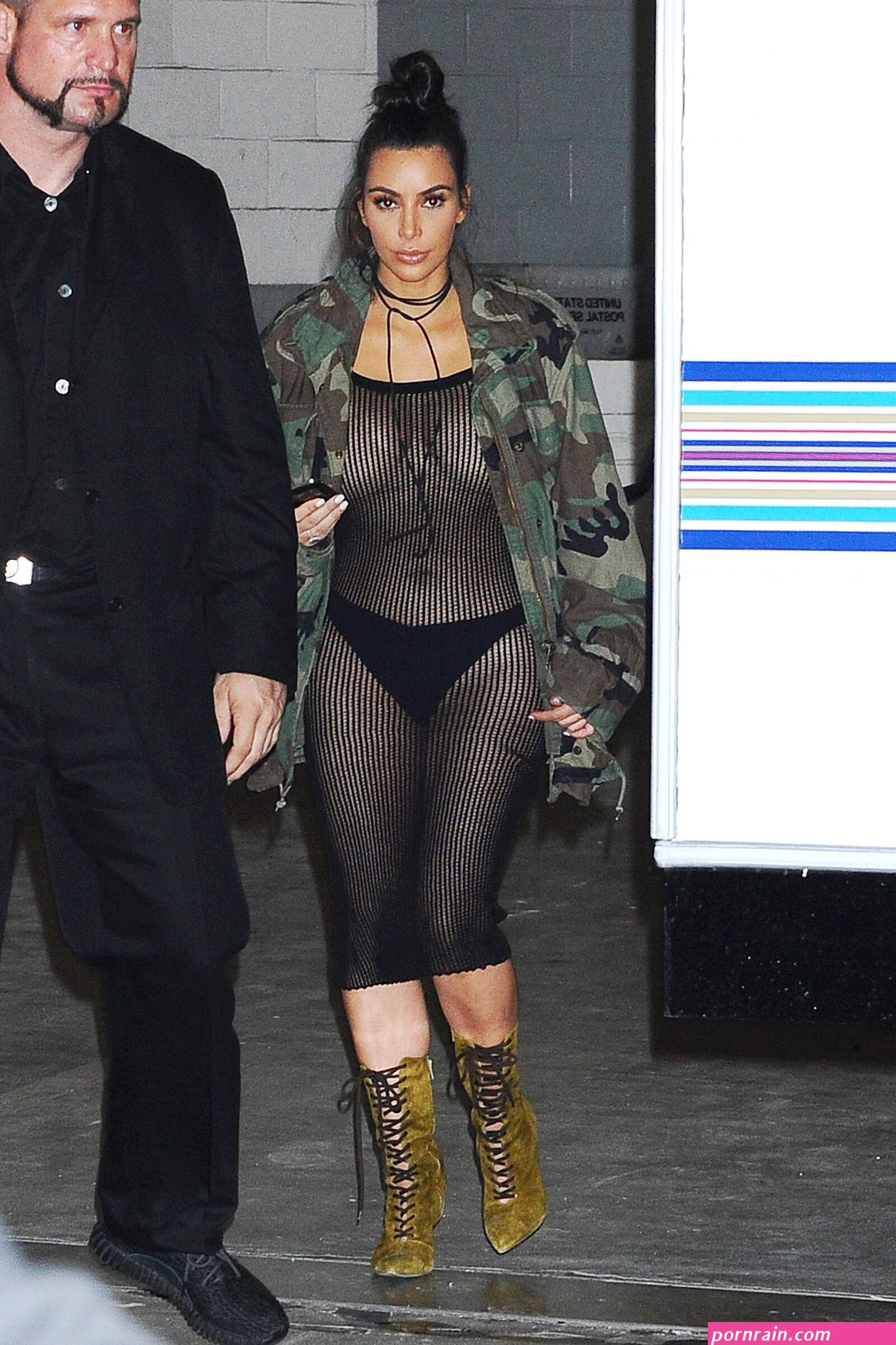 kim kardashian without bra