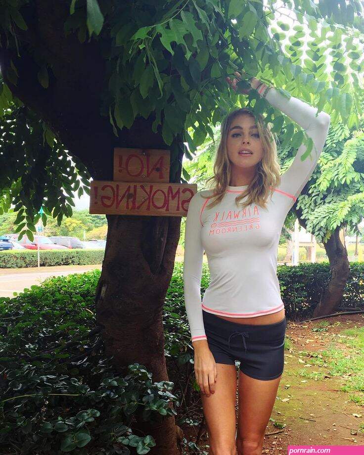 elizabeth turner sexy topless