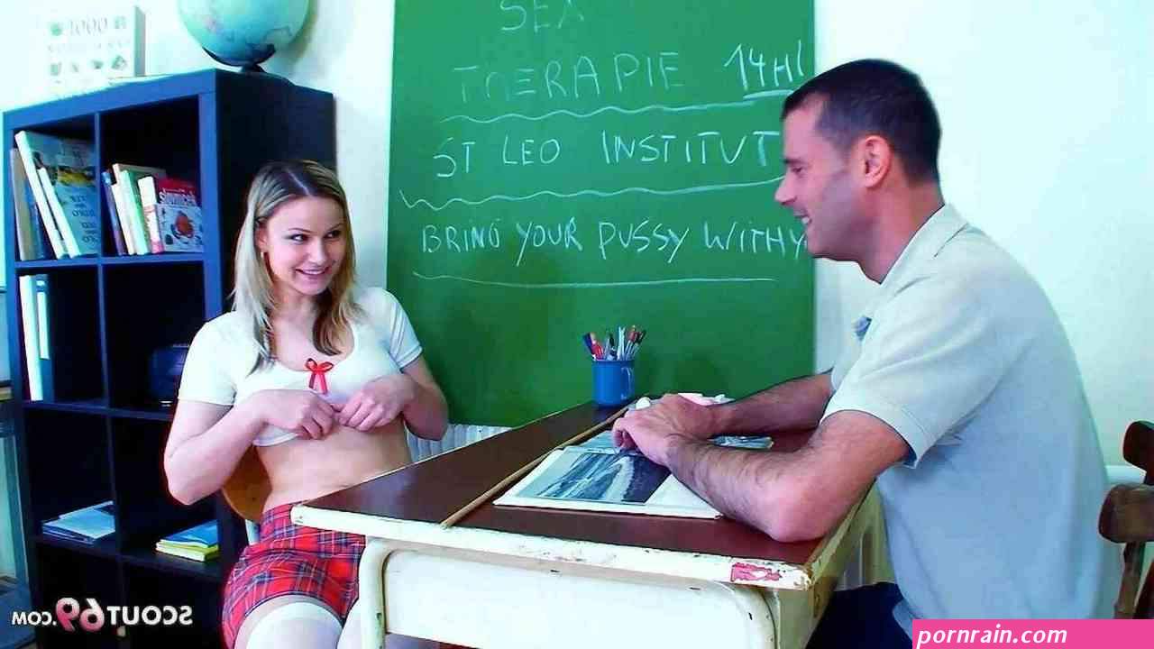 deux petit fille nue avec le prof dan clas