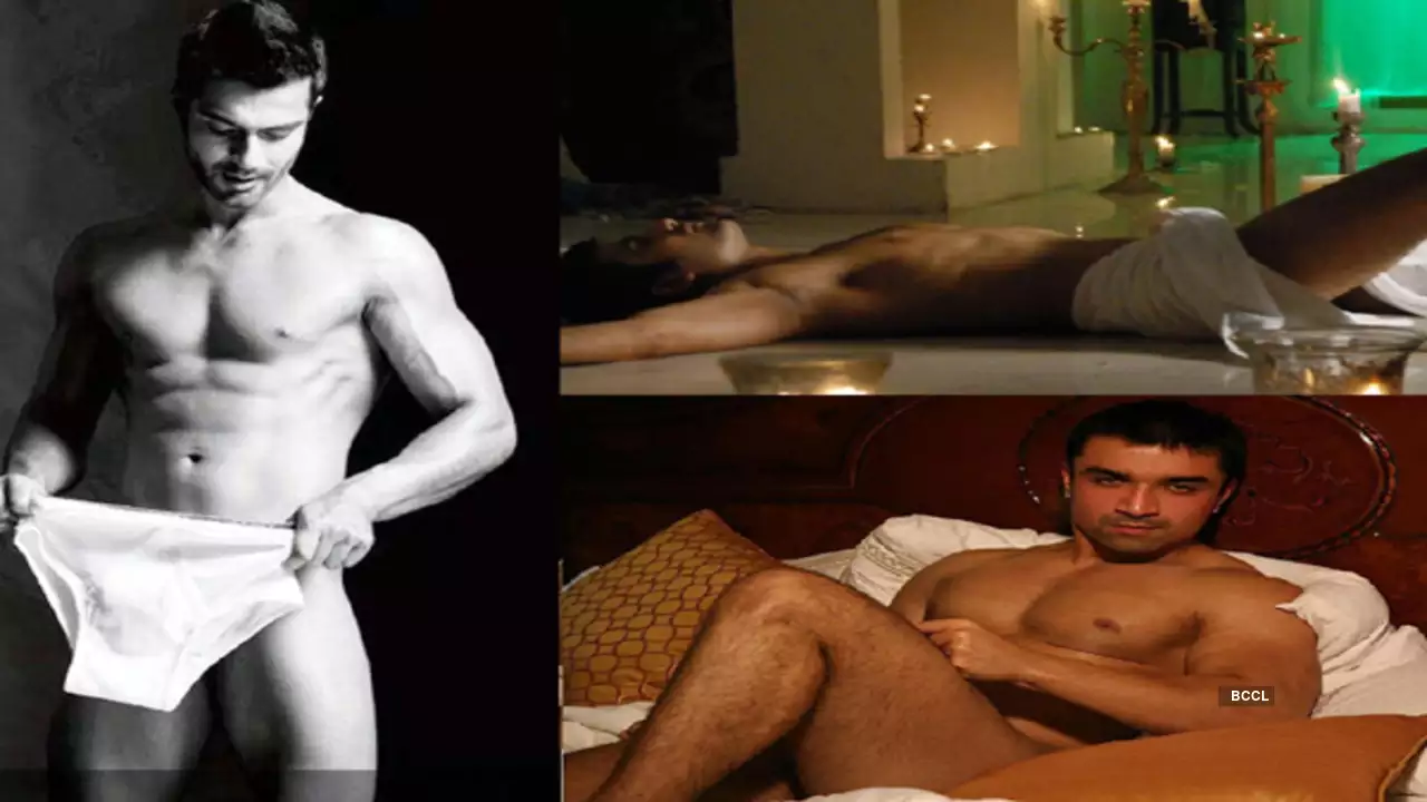 male naked actor