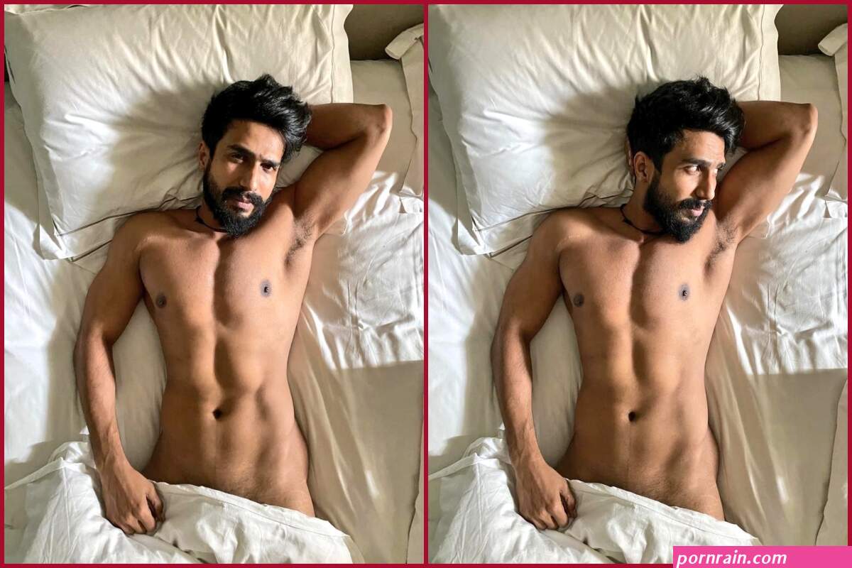 male naked actor
