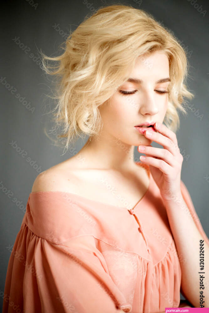 young nude blonds