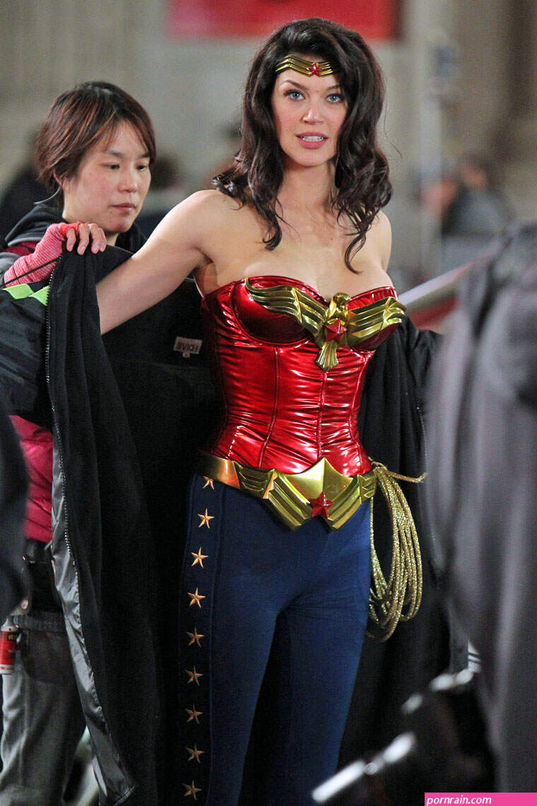 adrianne palicki tits