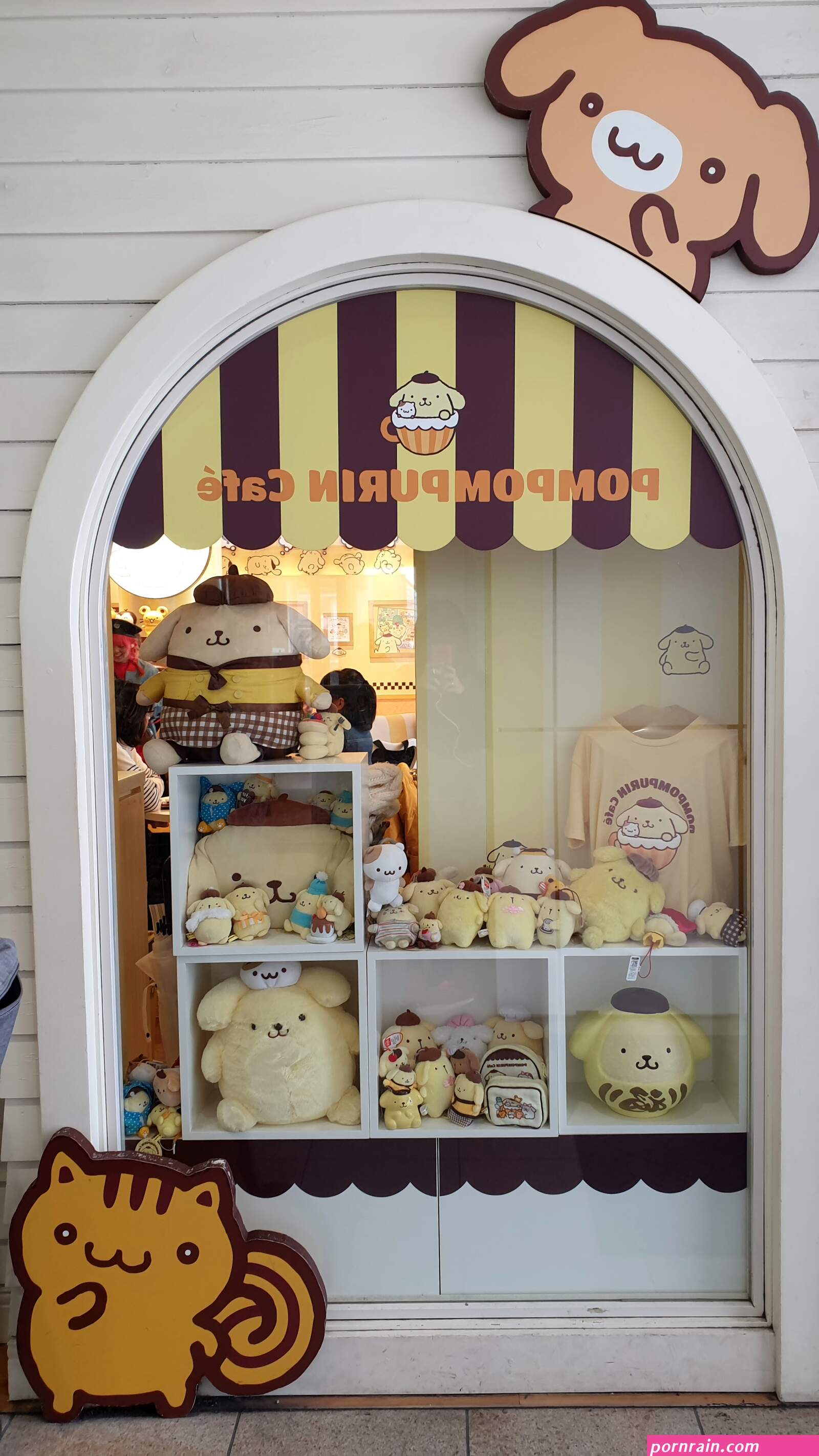 chubby girl cafe tokyo