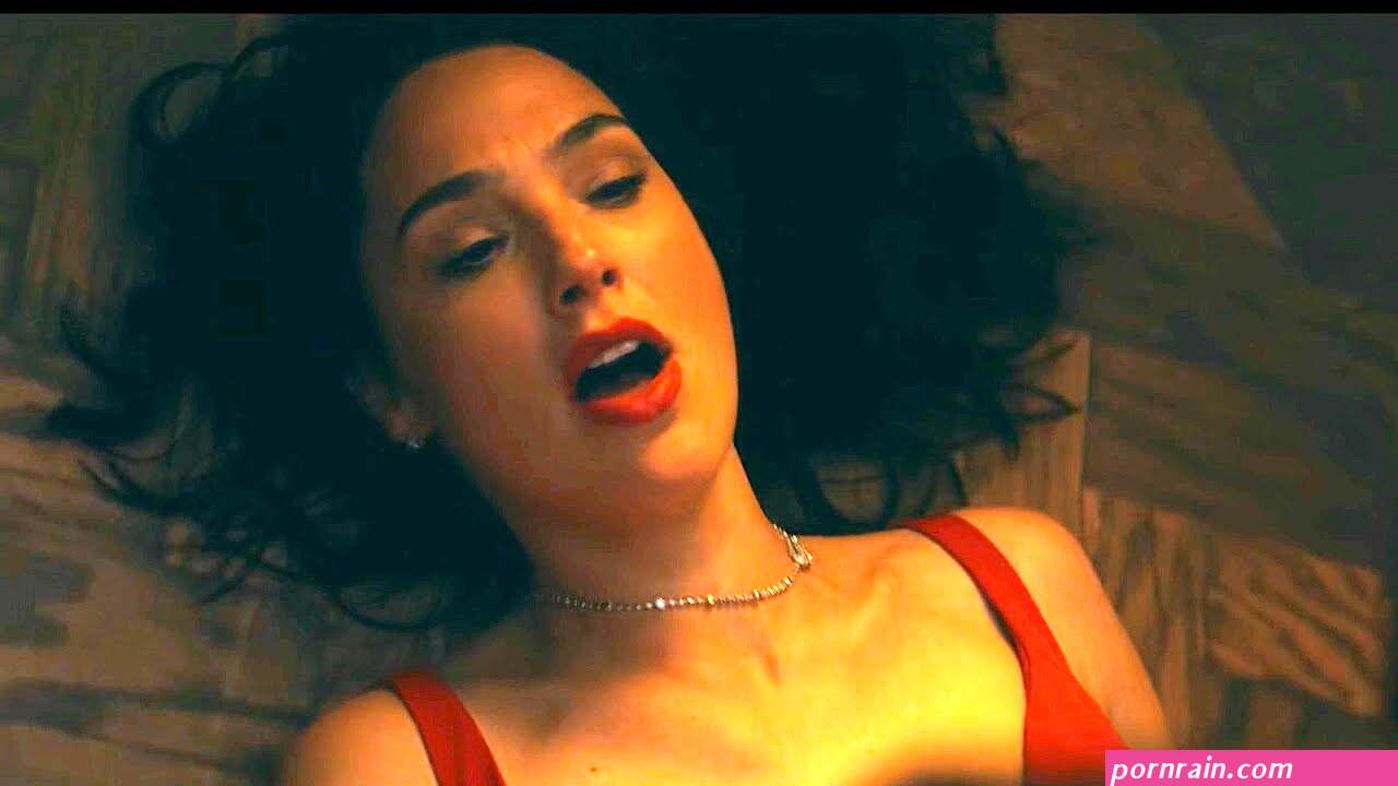 gal gadot sexy