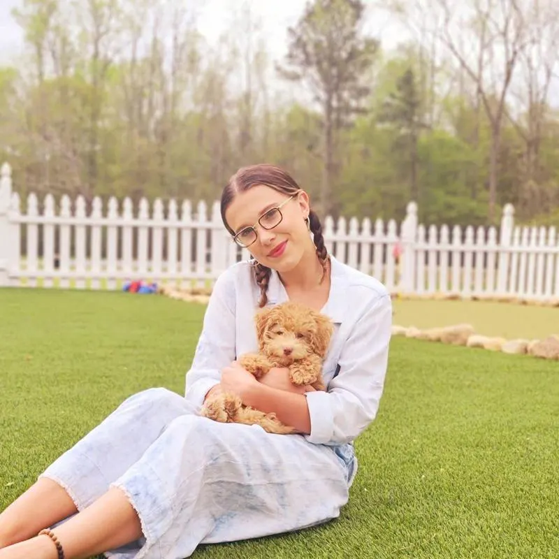 millie bobby brown feet