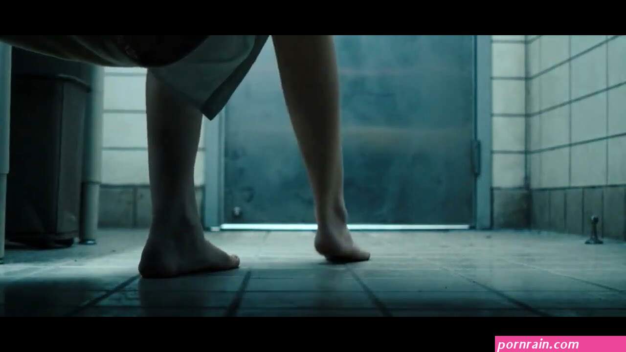 millie bobby brown feet