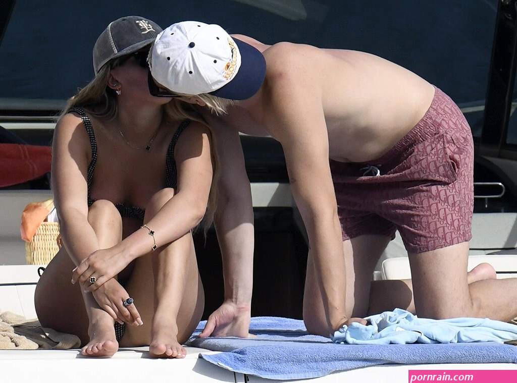 millie bobby brown feet