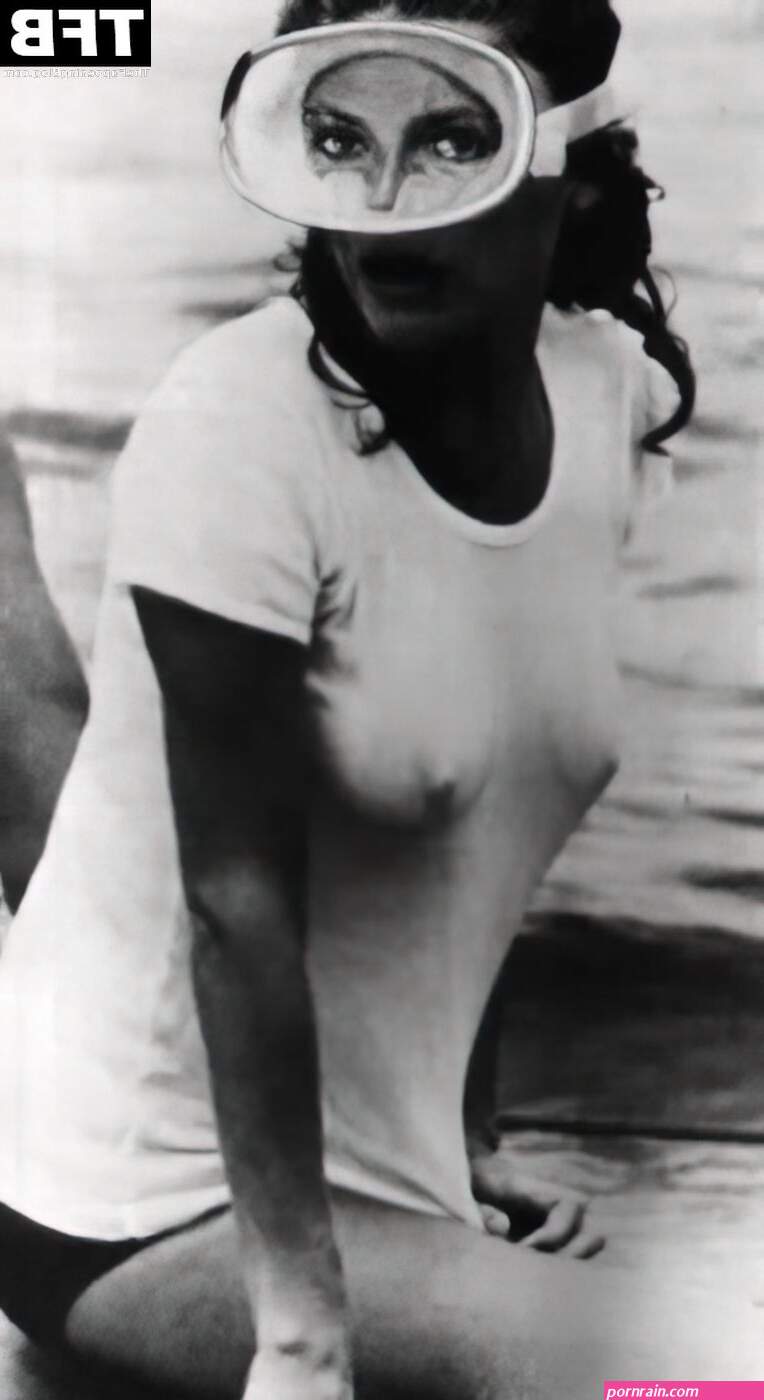 jacqueline bisset nude