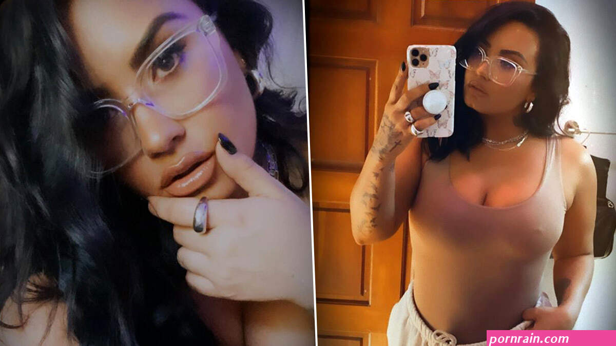 selfie boobs