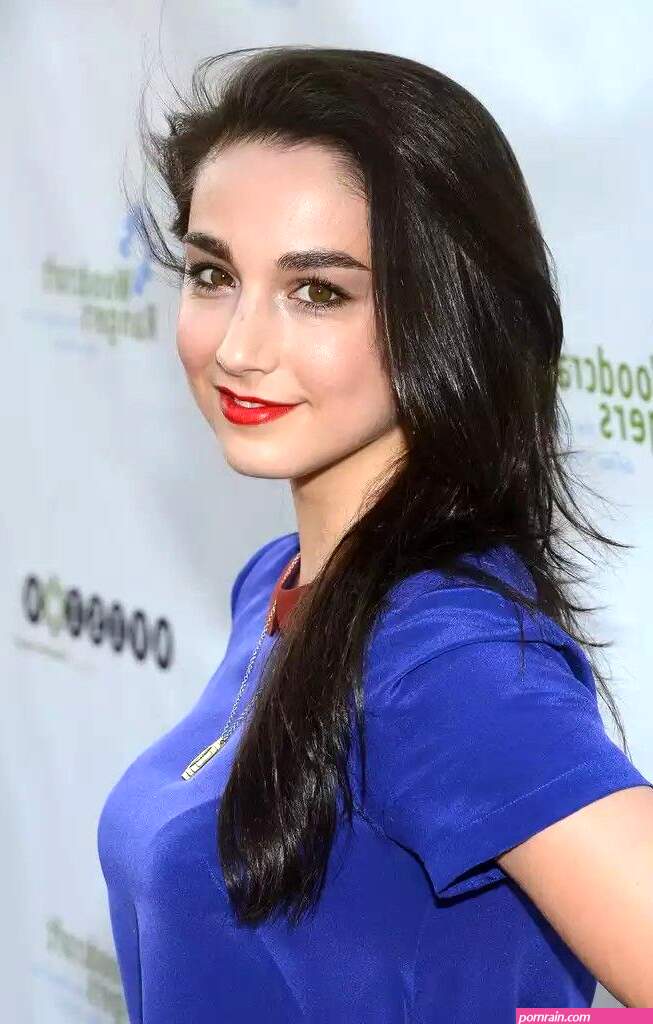 molly ephraim bikini