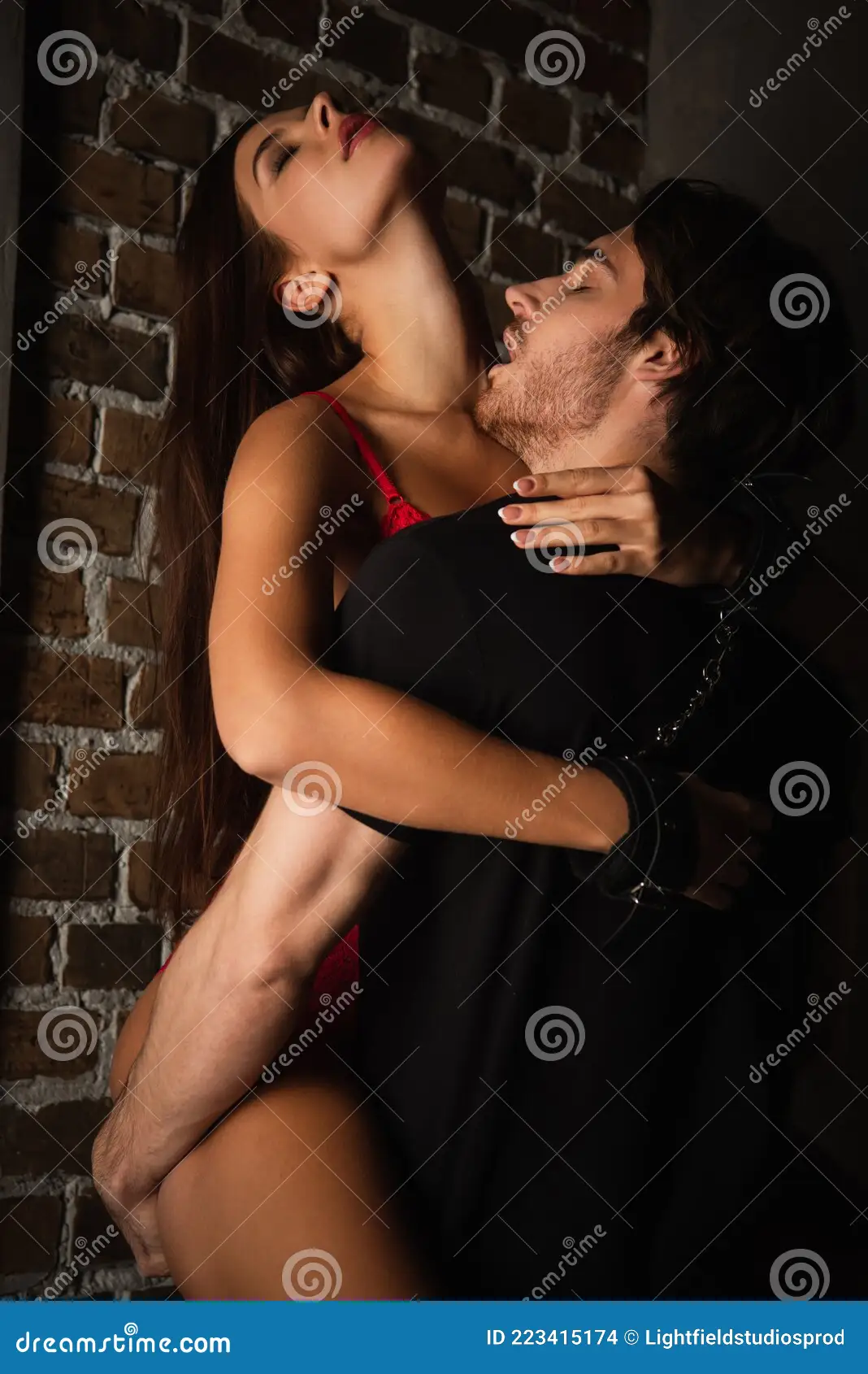 mujeres aciendo elamor