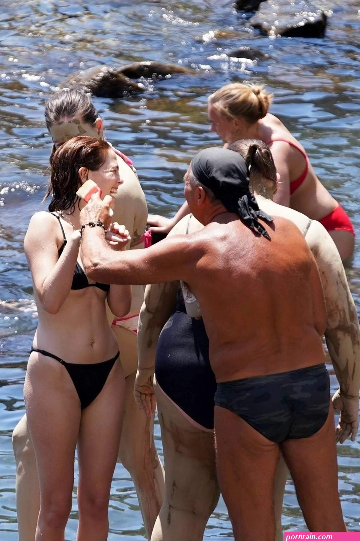 zoey deutch bikini