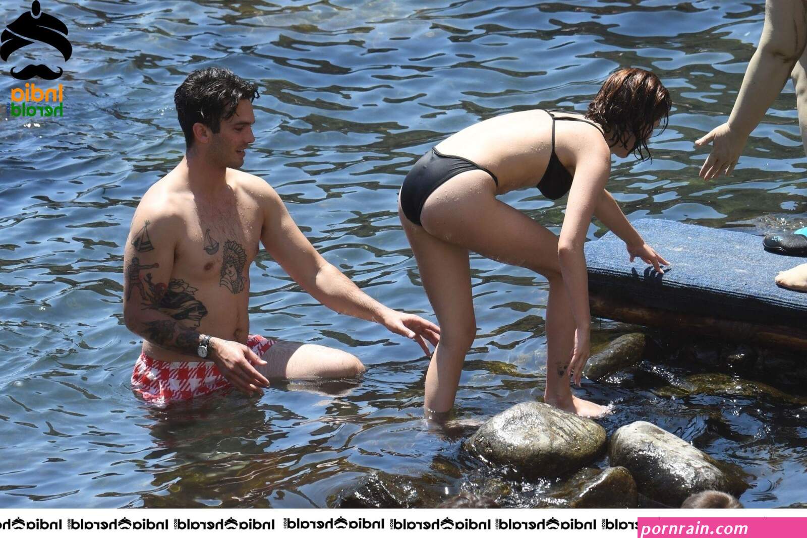 zoey deutch bikini