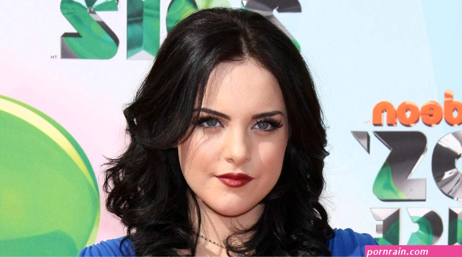 elizabeth gillies hot
