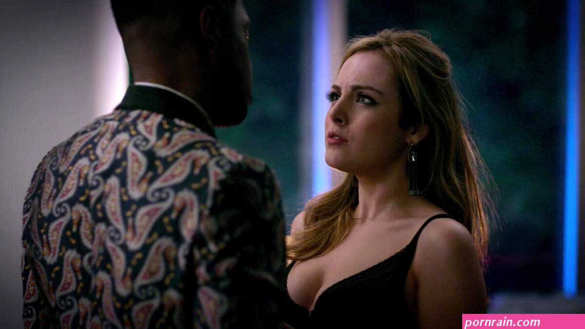 elizabeth gillies hot