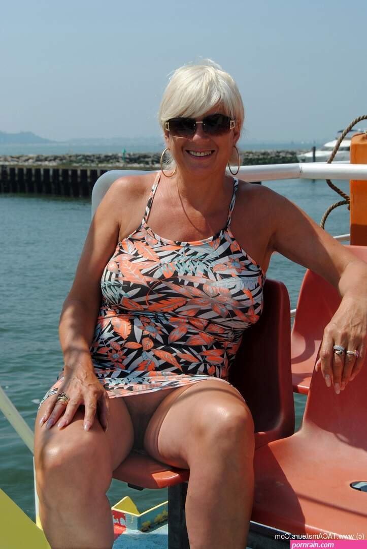 milf vacation flash galleries