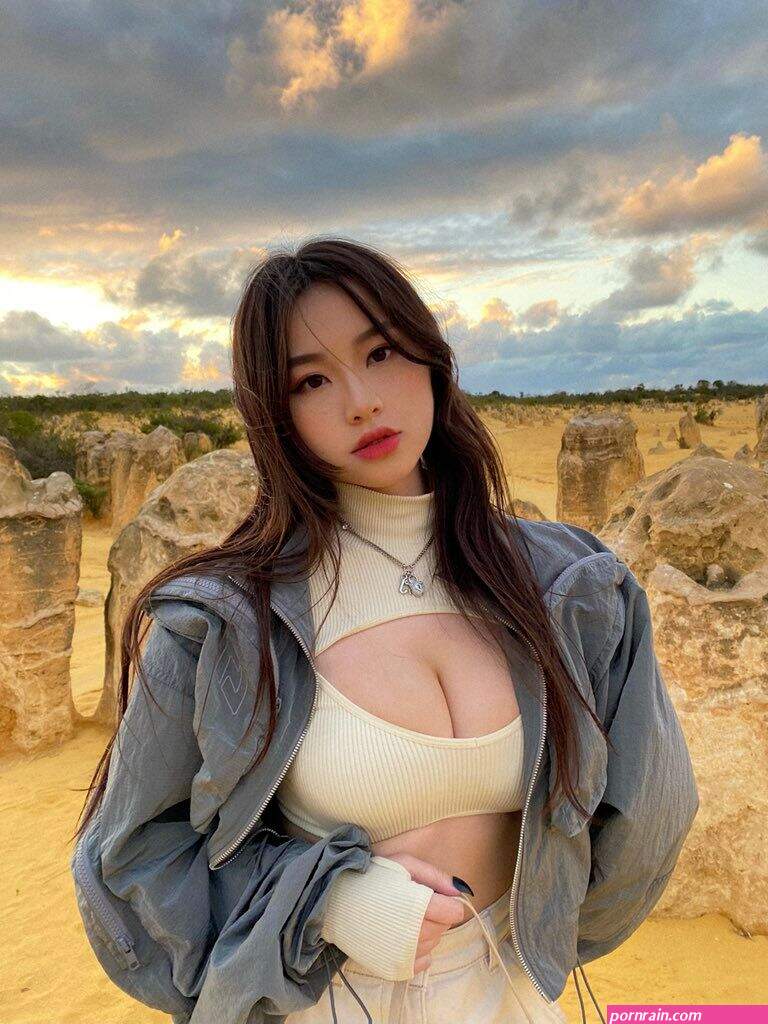 boob window