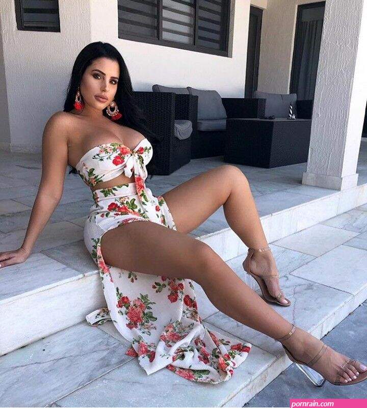 hot latina po