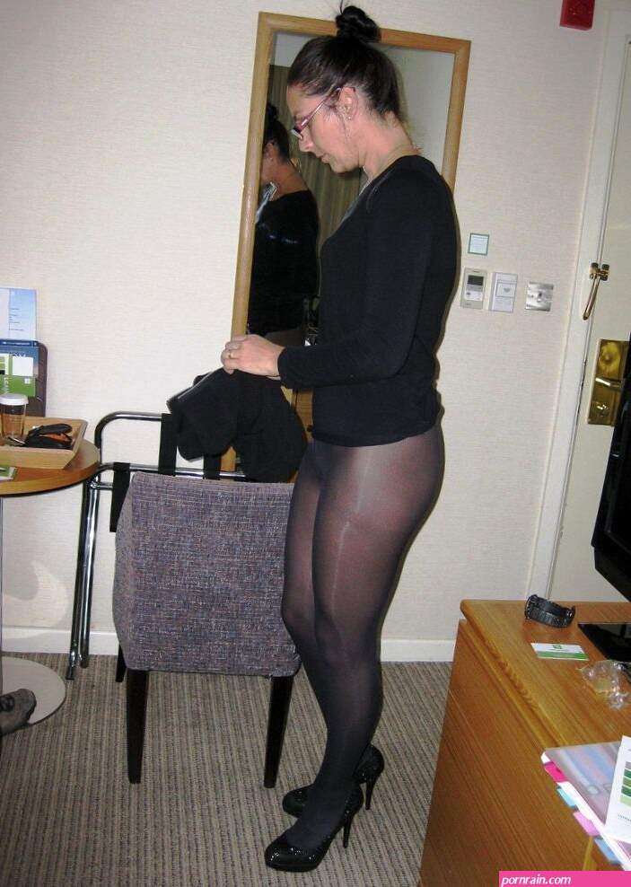 wife in panty hose
