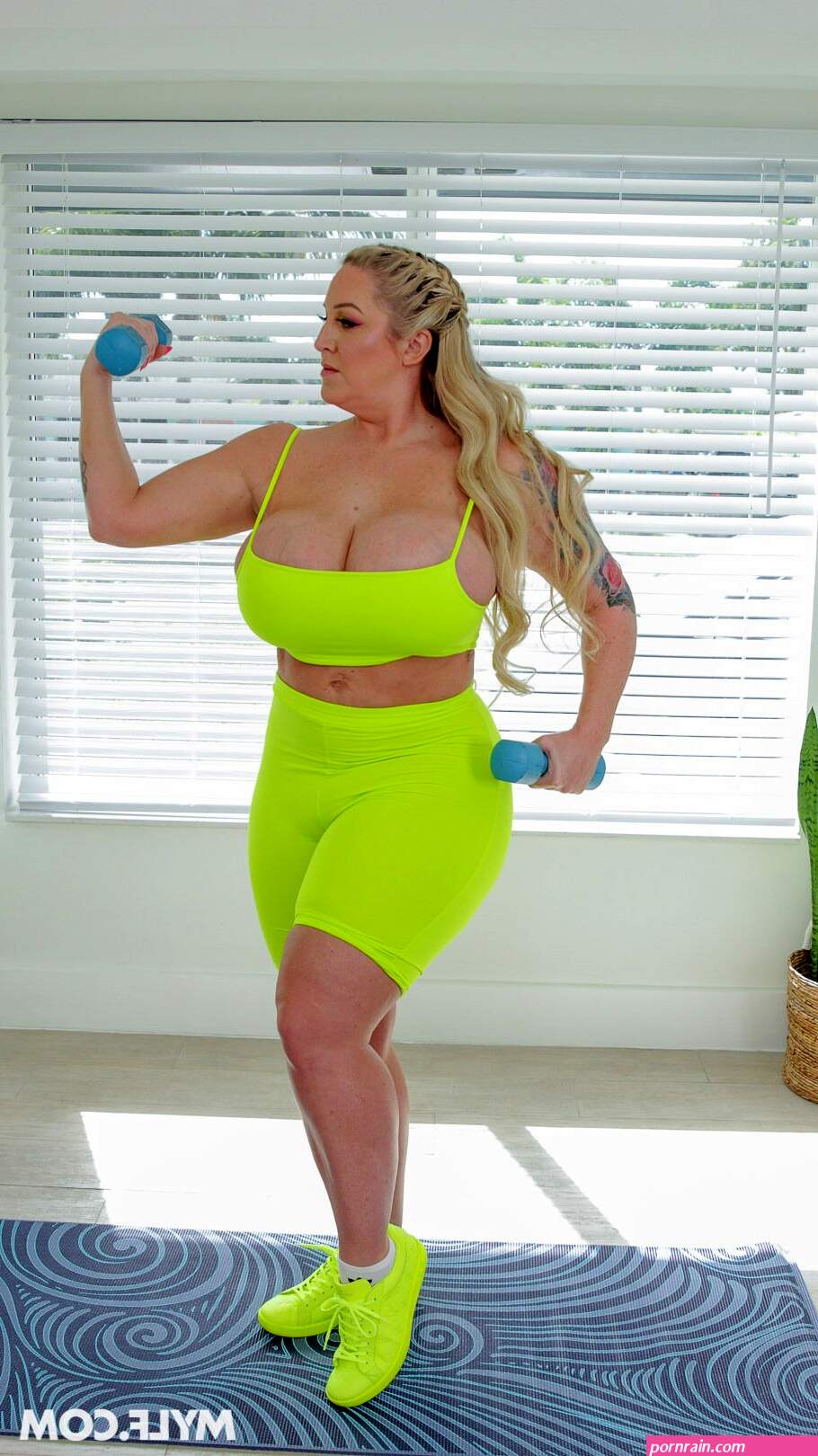 hot asshollywood