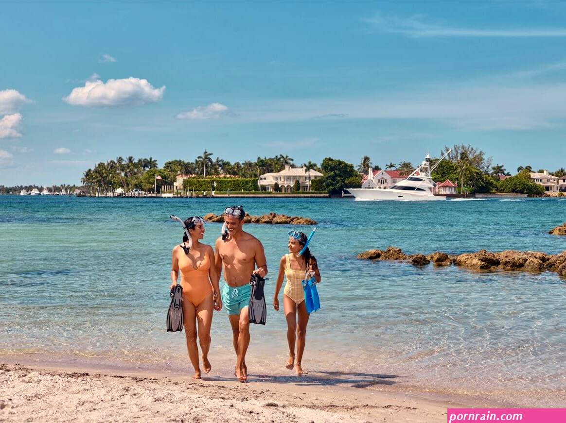 nude families on the beach