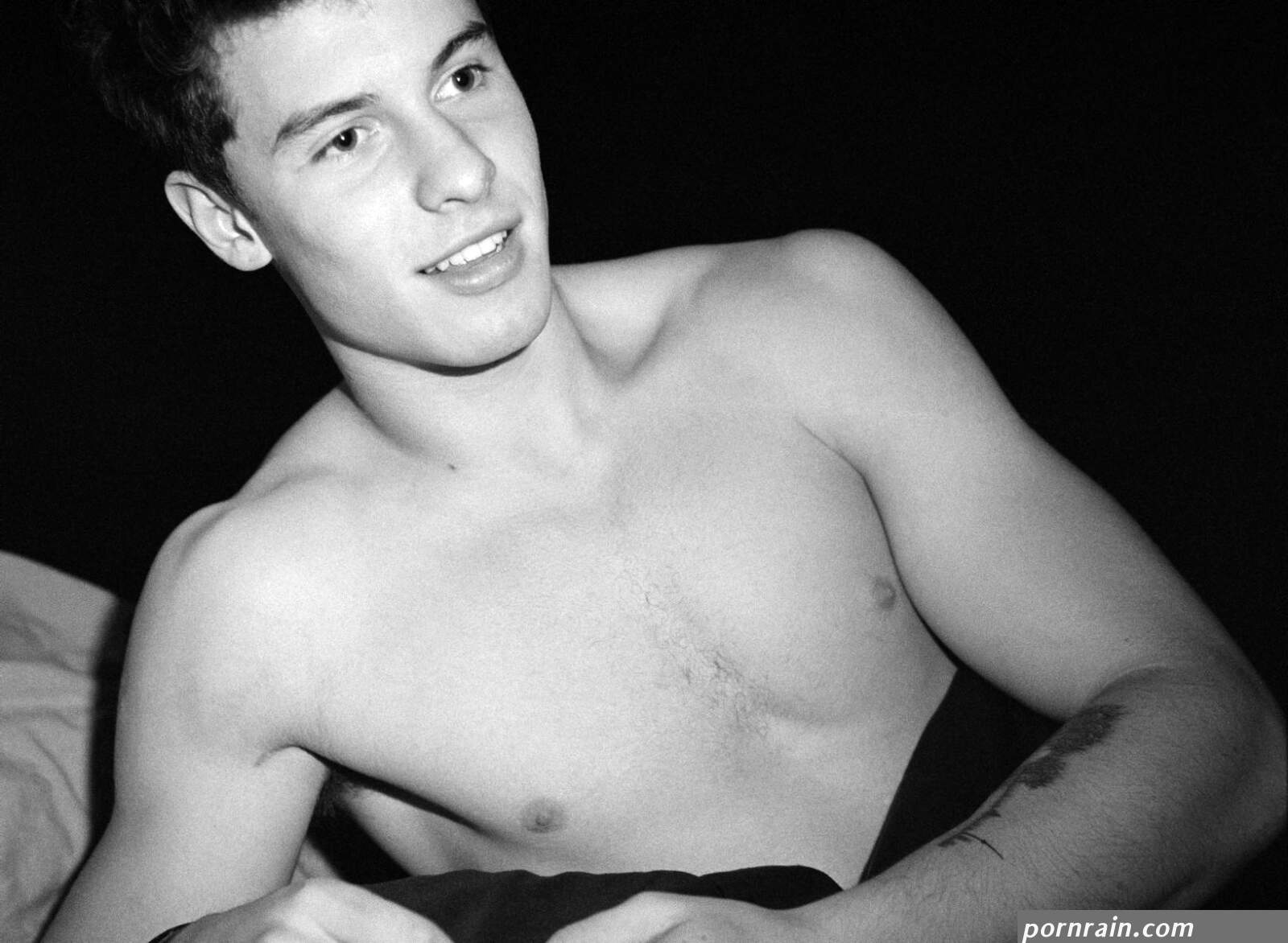 shawn mendes naked