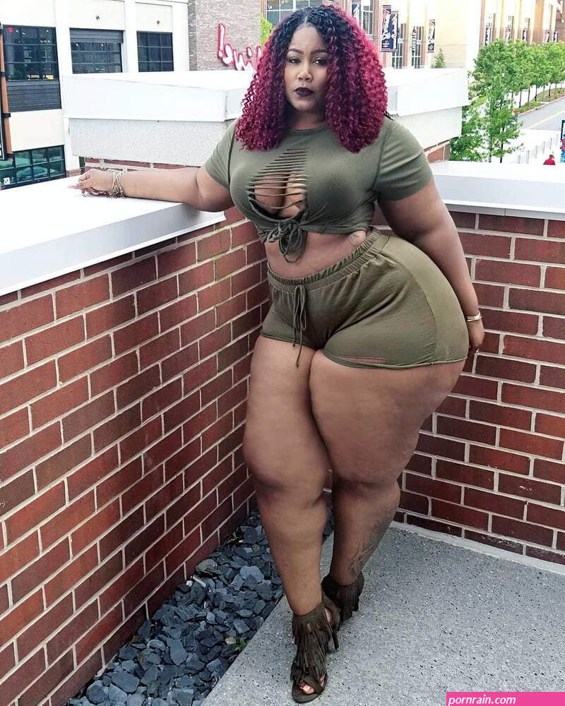 curvyass