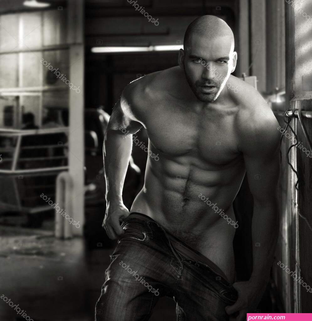 muscle nude man